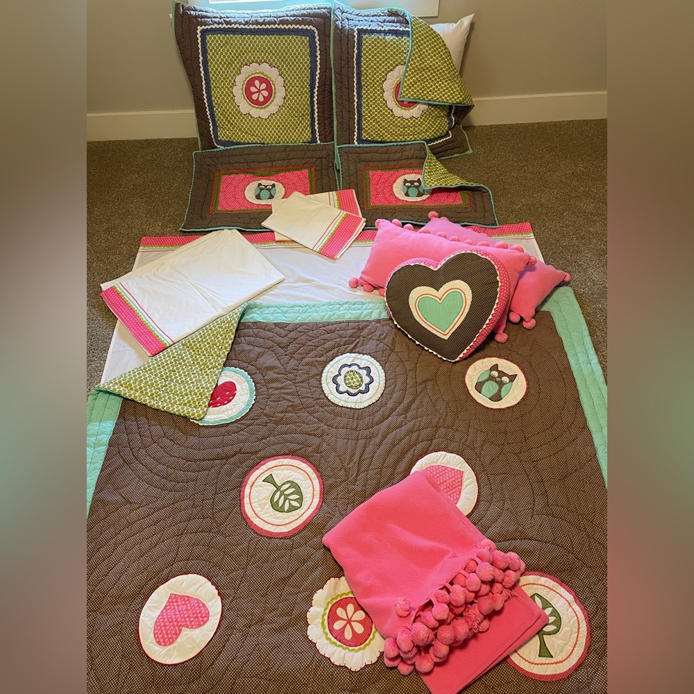 18 pc. Pottery Barn Teen Twin Bedding Set